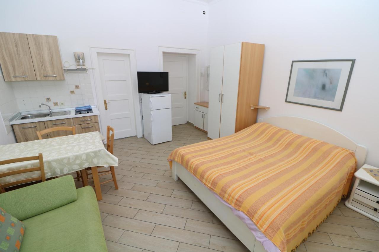 Studio Apartments Cavrak With Terrace Baška Exterior foto